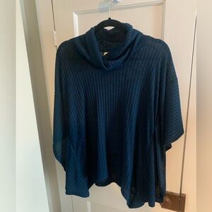 Cowl neck lightweight sweater/blouse with flowy sleeves